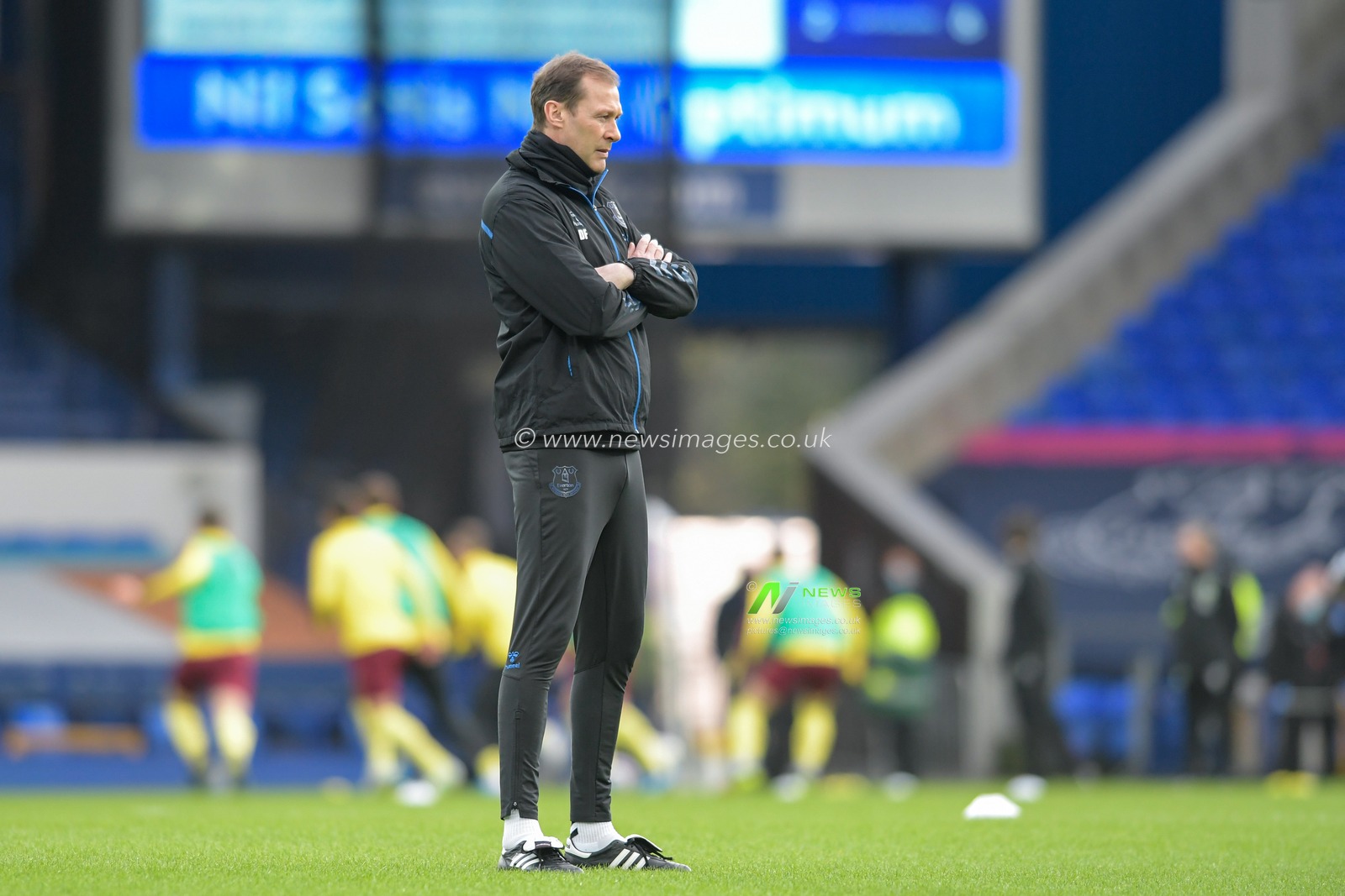 Duncan Ferguson assistant manager of Everton watches the warm up