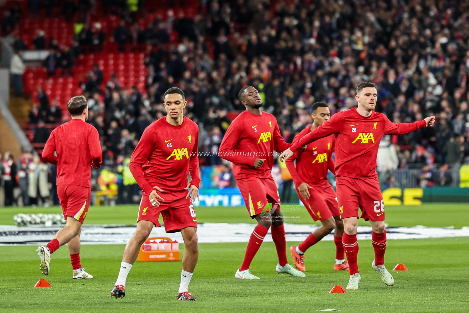Trent Alexander-Arnold of Liverpool warms up prior to the UEFA Champions League Last 16 match Liverpool vs Paris Saint-Germain at Anfield, Liverpool, United Kingdom, 11th March 2025

(Photo by Mark Cosgrove/News Images)