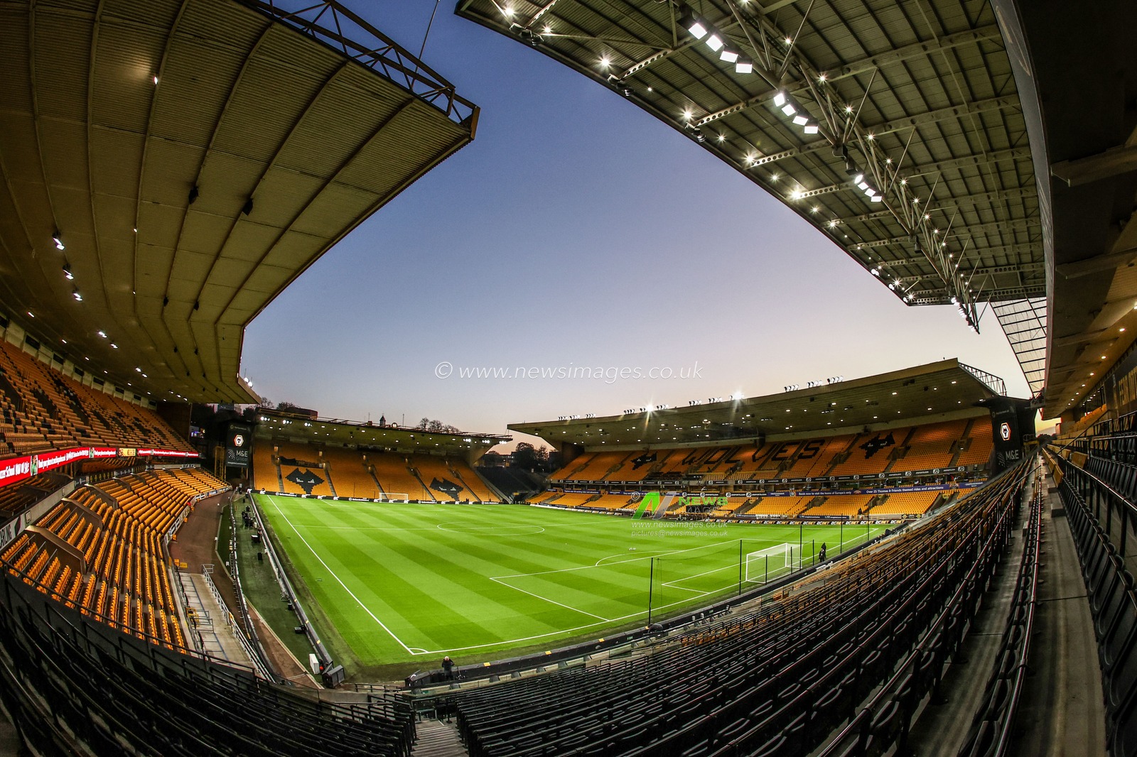 A general view of Molineux Stadium ahead of during the Carabao Cup Last 16 Wolverhampton Wanderers vs Chelsea at Molineux, Wolverhampton, United Kingdom, 29th October 2025

(Photo by Alfie Cosgrove/News Images)

*** GER AUT SUI OUT ***