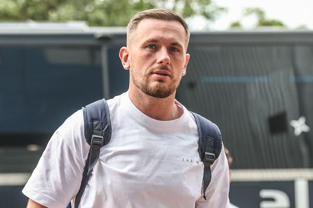 Ben Currie of Warrington Wolves arrives during the Betfred Super League Round 23 match Huddersfield Giants vs Warrington Wolves at Accu Stadium, Huddersfield, United Kingdom, 24th August 2025

(Photo by Alfie Cosgrove/News Images)