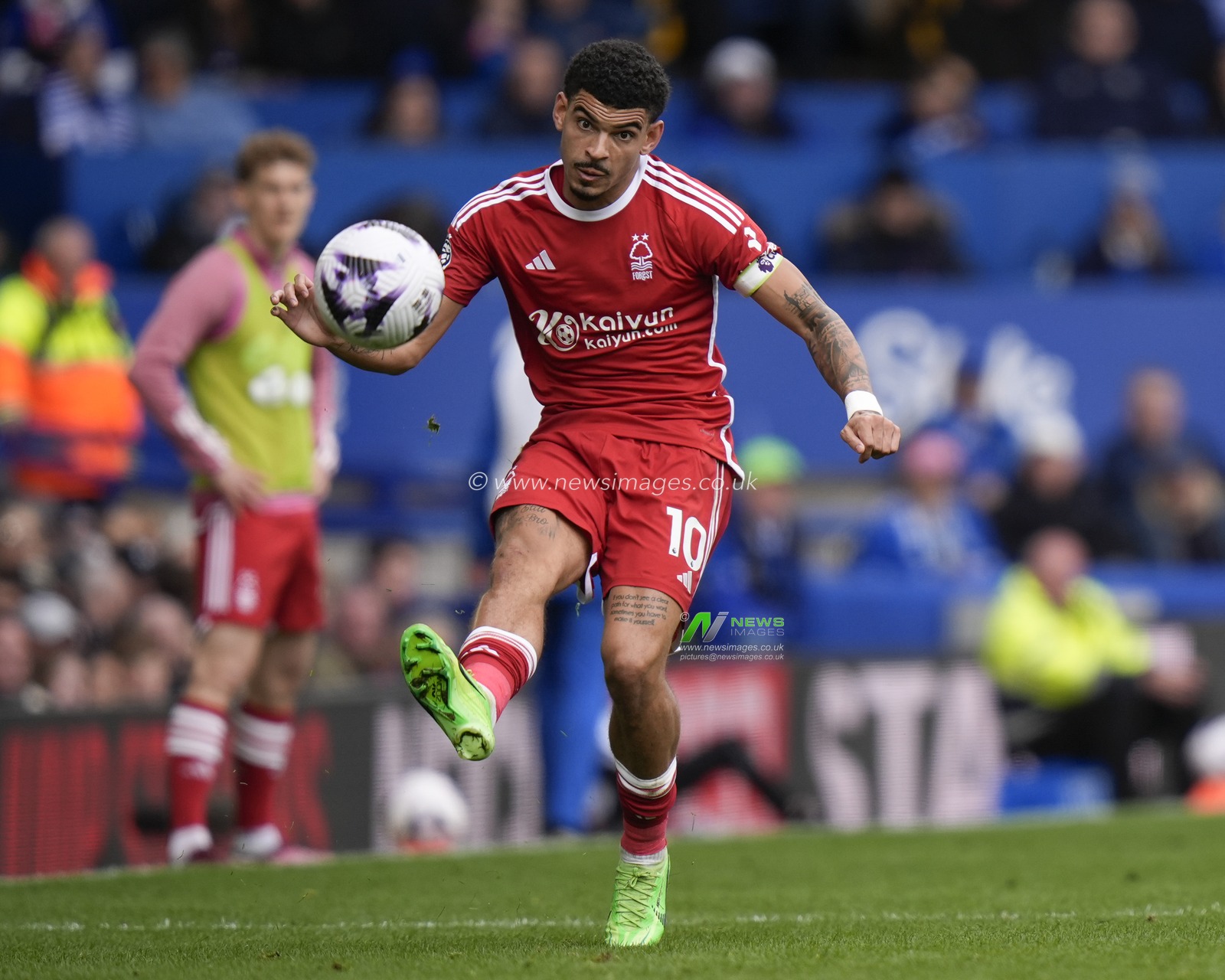 Morgan Gibbs-White of Nottingham Forest passes upfield during the Premier League match Everton vs Nottingham Forest at Goodison Park, Liverpool, United Kingdom, 21st April 2024

(Photo by Steve Flynn/News Images)