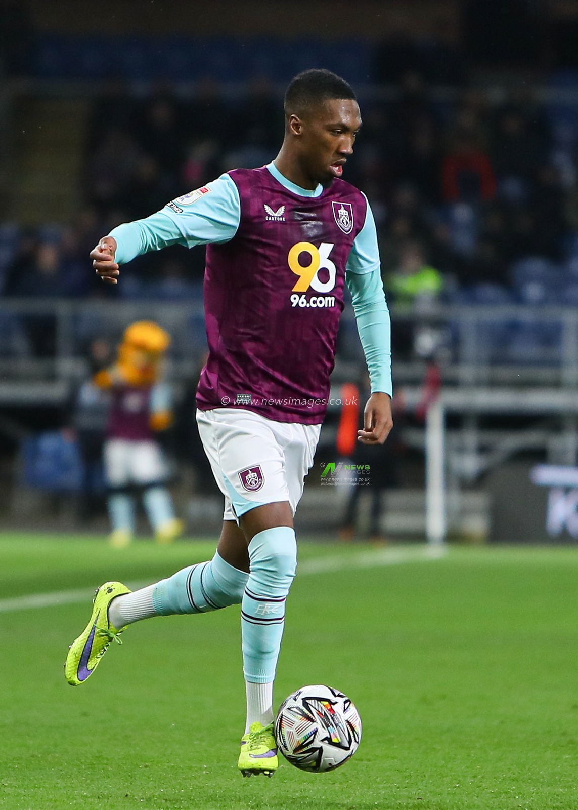 Jaidon Anthony of Burnley dribbling the ball forward during the Sky Bet Championship match Burnley vs Hull City at Turf Moor, Burnley, United Kingdom, 12th February 2025

(Photo by Jorge Horsted/News Images)