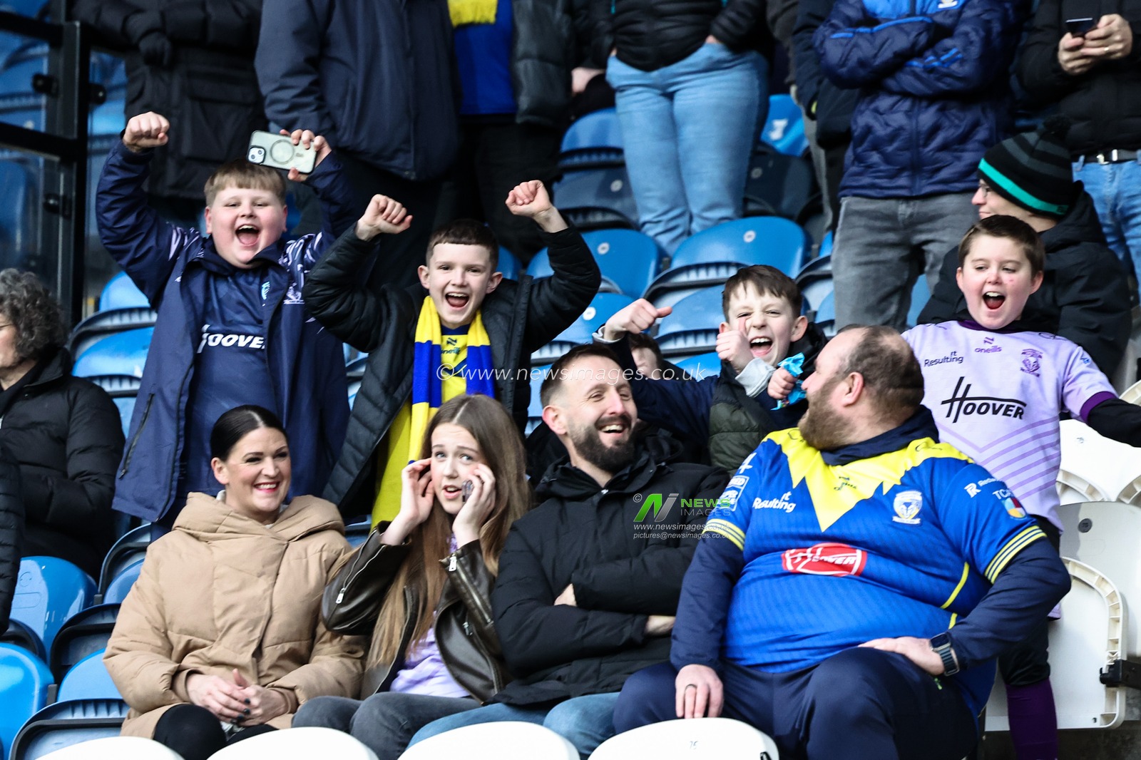 Warrington fans take to their seats during the Betfred Super League Round 1 match Huddersfield Giants vs Warrington Wolves at John Smith's Stadium, Huddersfield, United Kingdom, 16th February 2025

(Photo by Mark Cosgrove/News Images)