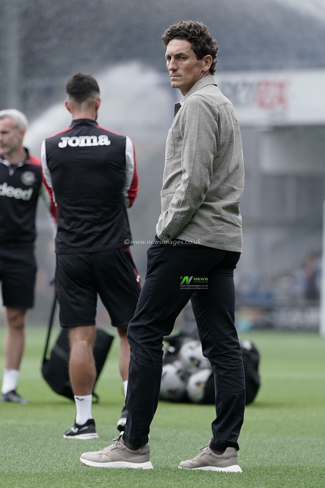 Keith Andrews manager of Brentford ahead of the Pre-season friendly match Queens Park Rangers vs Brentford at Kiyan Prince Foundation Stadium, London, United Kingdom, 2nd August 2025

(Photo by Harvey Murphy/News Images)
