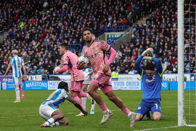 Sky Bet Championship Huddersfield Town v Leeds United