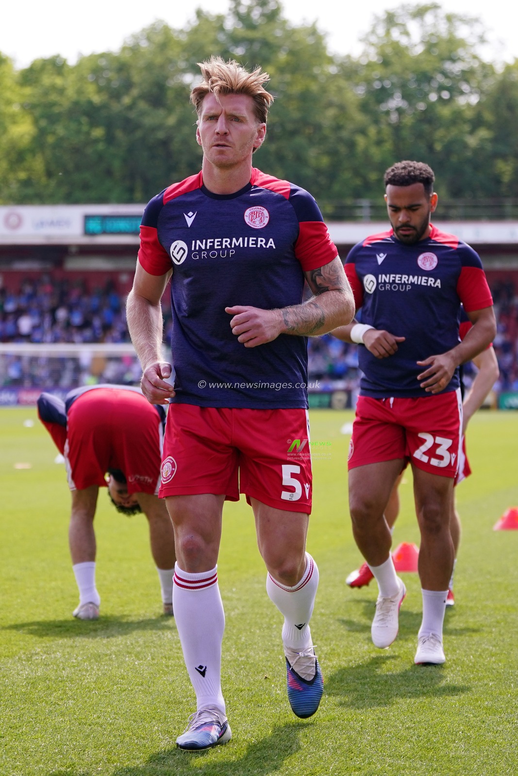 Carl Piergianni of Stevenage ahead of kick off during the Sky Bet League One Playoffs Semi-Final match Stevenage vs Stockport County at Lamex Stadium, Stevenage, United Kingdom on 09 May 2026

(Photo by Harvey Murphy/News Images)