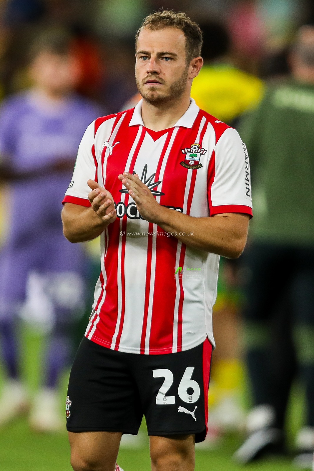 Ryan Fraser of Southampton acknowledges the fans after the teams victory following the Carabao Cup match Norwich City vs Southampton at Carrow Road, Norwich, United Kingdom, 26th August 2025

(Photo by Izzy Poles/News Images)