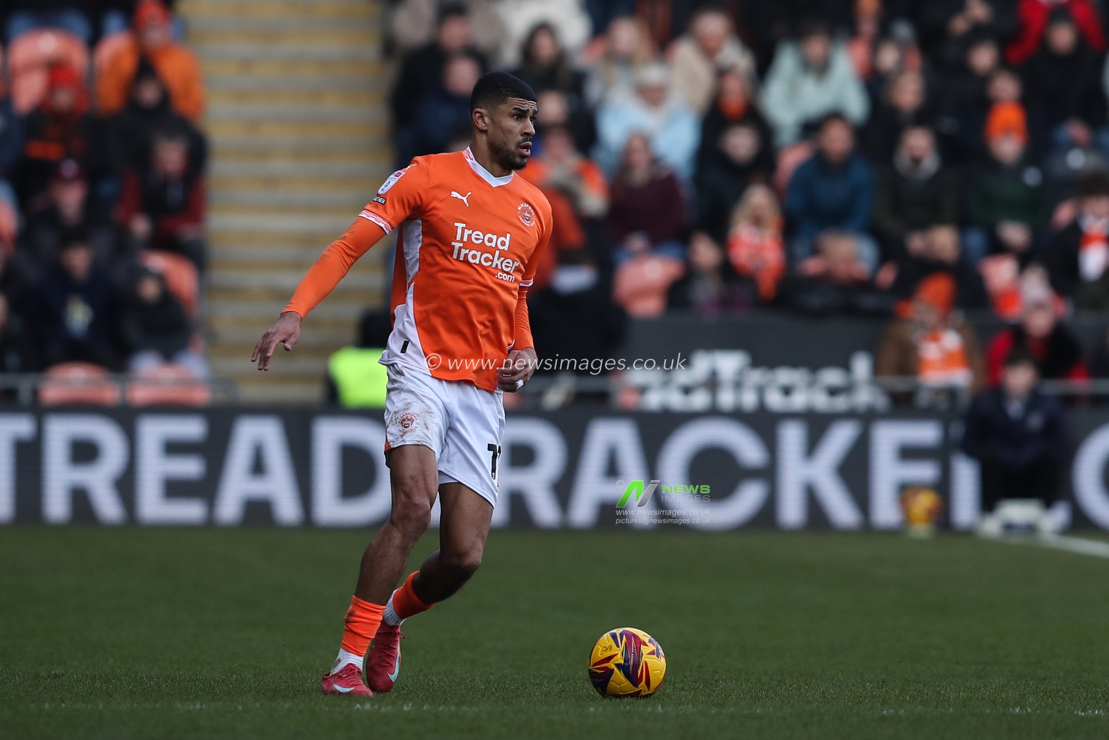 Ashley Fletcher of Blackpool goes forward with the ball during the Sky Bet League 1 match Blackpool vs Charlton Athletic at Bloomfield Road, Blackpool, United Kingdom, 1st February 2025

(Photo by Gareth Evans/News Images)