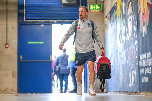 Matt Dufty of Warrington Wolves arrives ahead of the Betfred Super League play-off Eliminator 2 Warrington Wolves v St Helens at Halliwell Jones Stadium, Warrington, United Kingdom, 28th September 2024

(Photo by Craig Thomas/News Images)