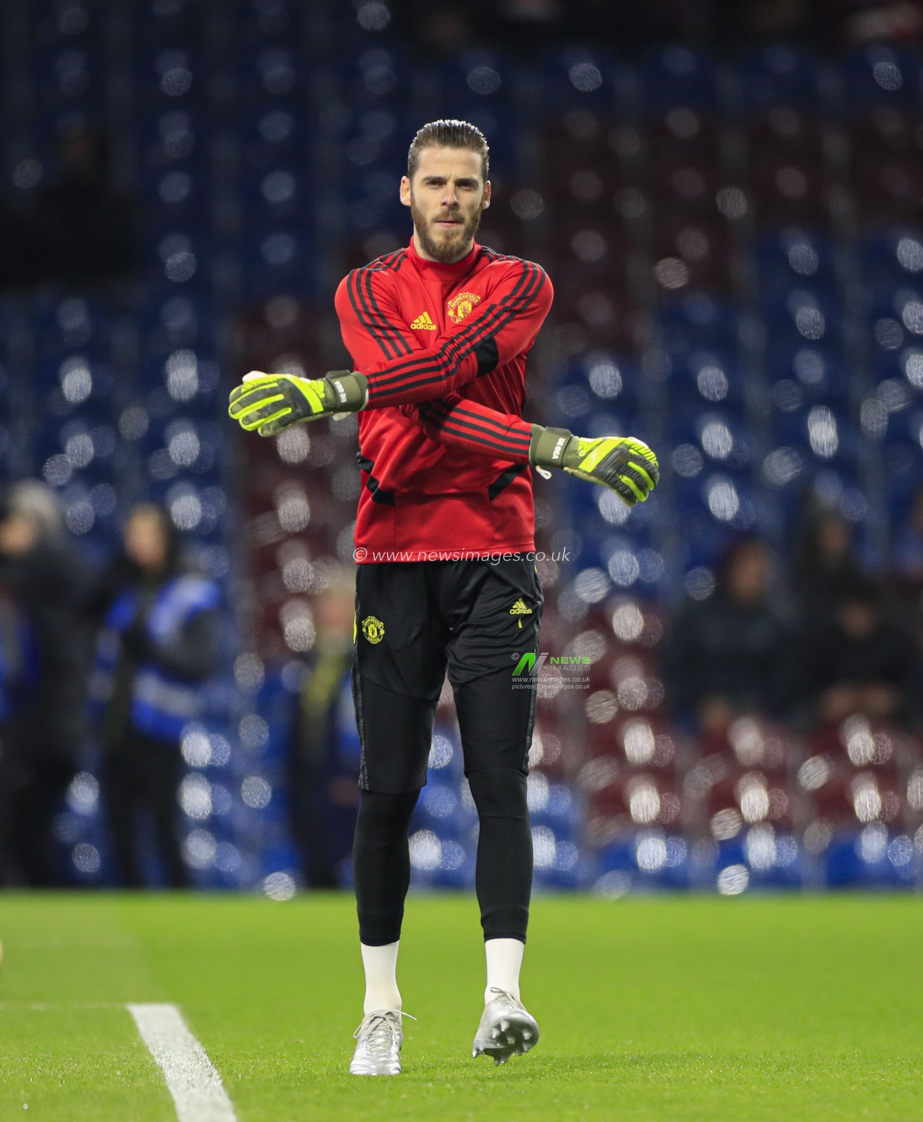 28th December 2019, Turf Moor, Burnley, England; Premier League, Burnley v Manchester United : David de Gea (1) of Manchester United warms up for the game

Credit: Conor Molloy/News Images