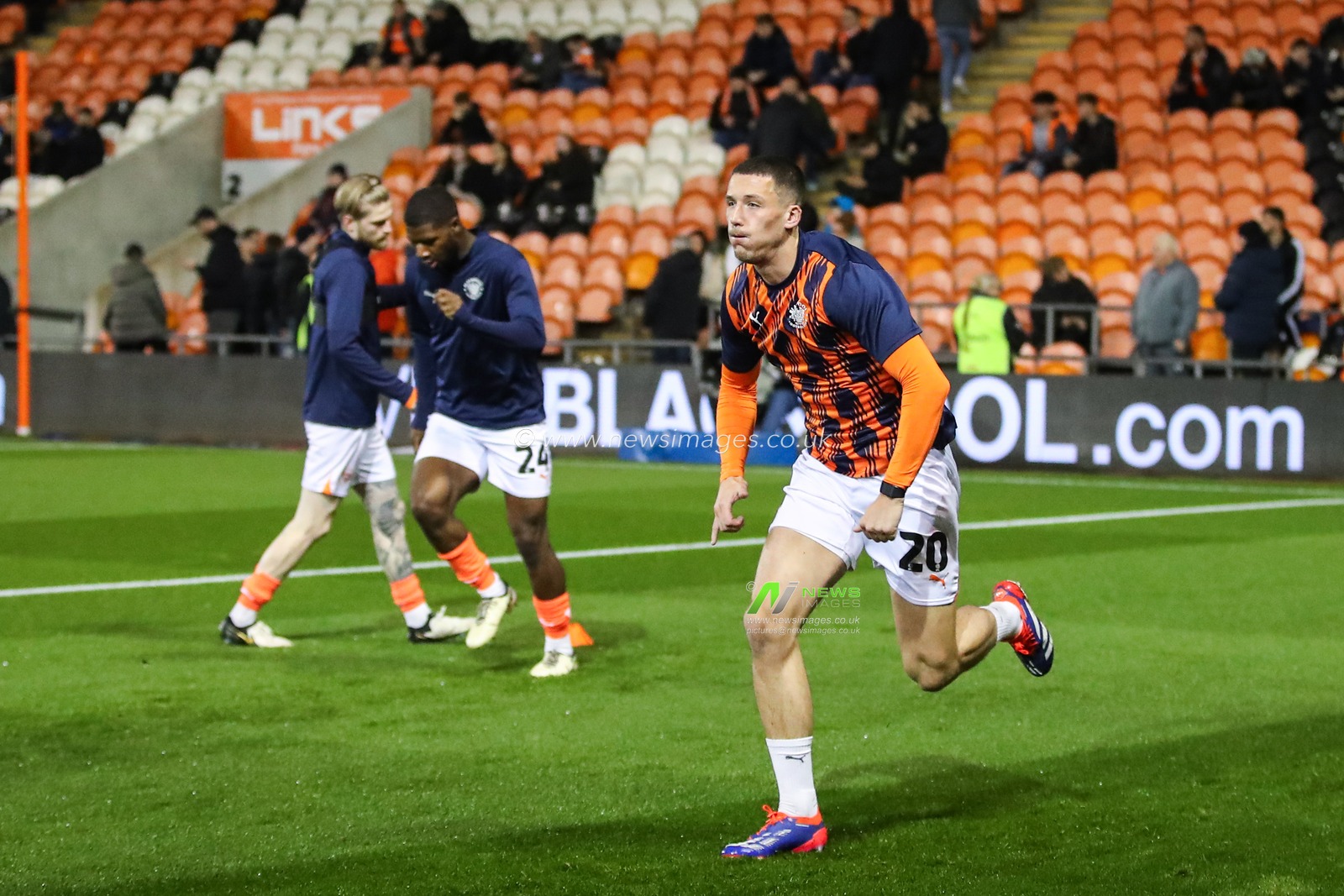 Oliver Casey of Blackpool during the pre-game warm up ahead of the Sky Bet League 1 match Blackpool vs Wigan Athletic at Bloomfield Road, Blackpool, United Kingdom, 28th October 2024

(Photo by Gareth Evans/News Images)