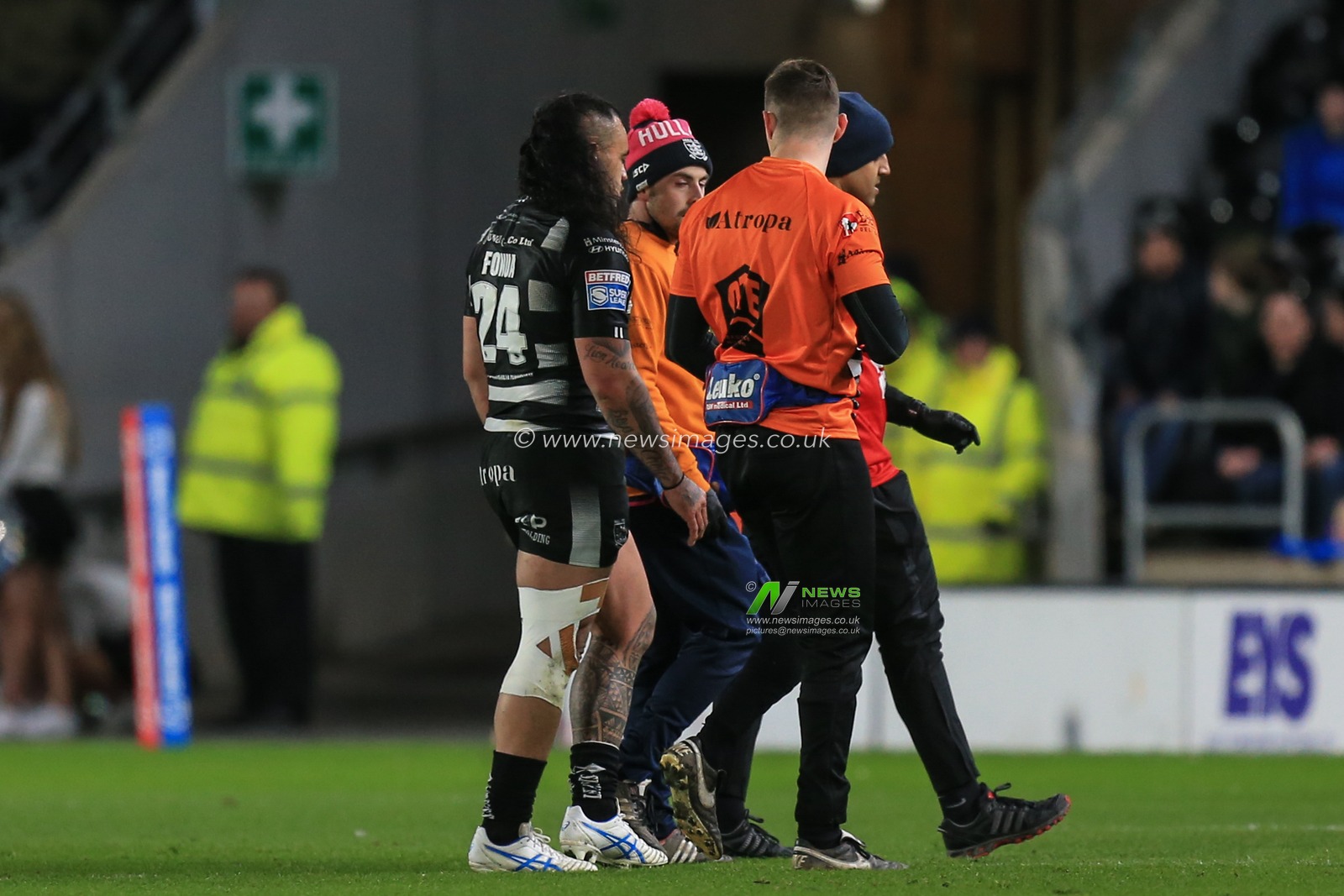 12th March 2020, KCOM Stadium, Hull, England; Betfred Super League, Hull FC v Warrington Wolves : Mahe Fonua (24) of Hull FC leaves the pitch injured with a broken rib