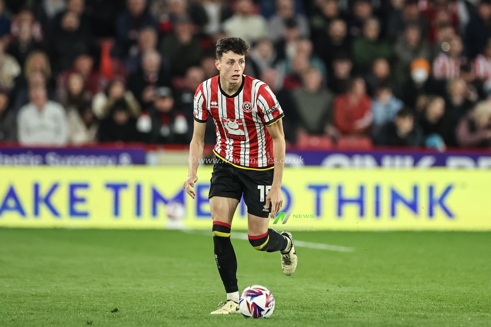Anel AhmedhodÅ¾iÄ‡ of Sheffield United breaks with the ball during the Sky Bet Championship match Sheffield United vs Millwall at Bramall Lane, Sheffield, United Kingdom, 8th April 2025

(Photo by Mark Cosgrove/News Images)