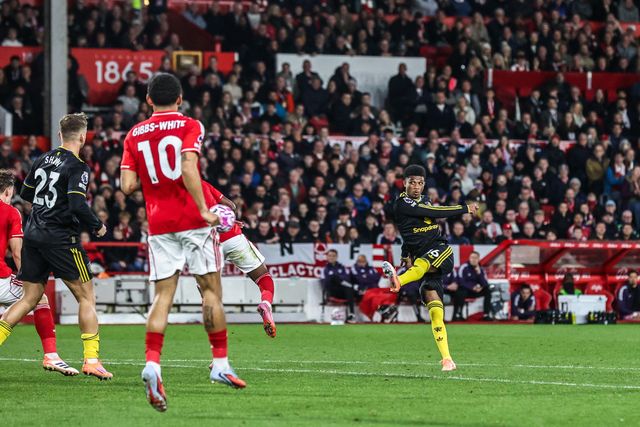 Amad Diallo of Manchester United scores to make it 2-2 during the Premier League match Nottingham Forest vs Manchester United at City Ground, Nottingham, United Kingdom, 1st November 2025

(Photo by Alfie Cosgrove/News Images)

*** GER AUT SUI OUT ***