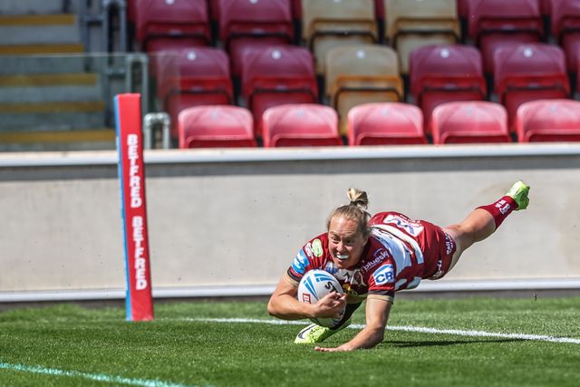 Anna Davies of Wigan Warriors goes over for a try during the Betfred Women's Challenge Cup Cup Semi-final match Leeds Rhinos vs Wigan Warriors at LNER Community Stadium, York, United Kingdom, 10th May 2025

(Photo by Alfie Cosgrove/News Images)