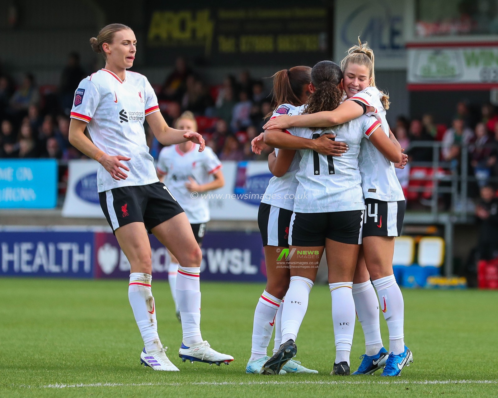 Olivia Smith of Liverpool celebrates her goal with teammates to make it 0-1 during the The FA Women's Super League match West Ham United Women vs Liverpool Women at The Chigwell Construction Stadium, London, United Kingdom, 29th September 2024

(Photo by Izzy Poles/News Images)