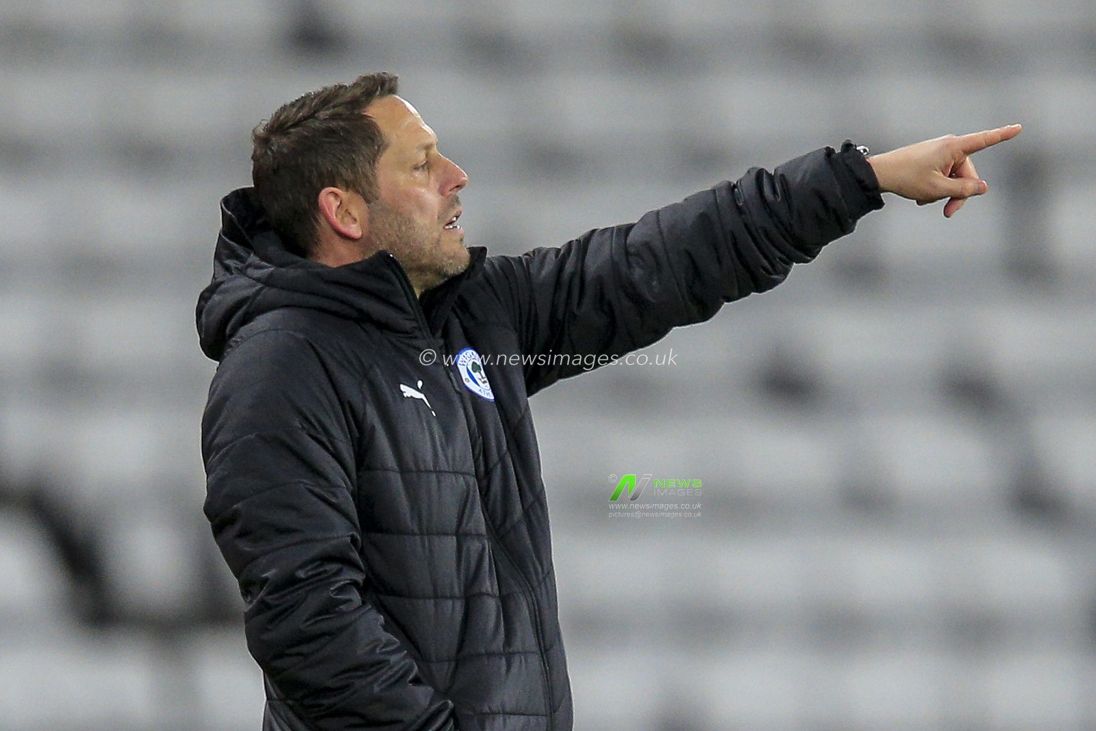 Assistant Manager, Leam Richardson, gives his team instructions