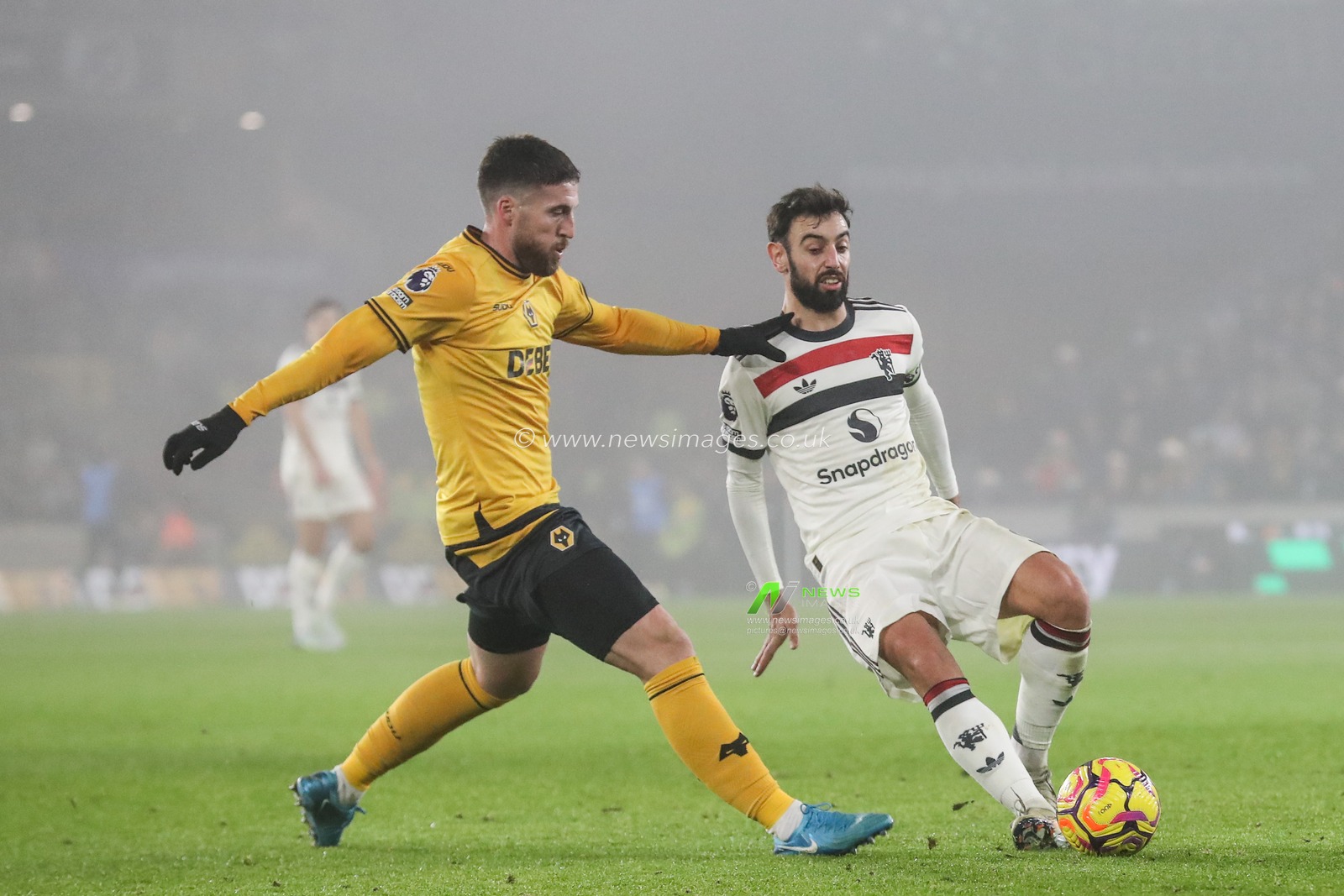 Bruno Fernandes of Manchester United passes the ball during the Premier League match Wolverhampton Wanderers vs Manchester United at Molineux, Wolverhampton, United Kingdom, 26th December 2024

(Photo by Gareth Evans/News Images)