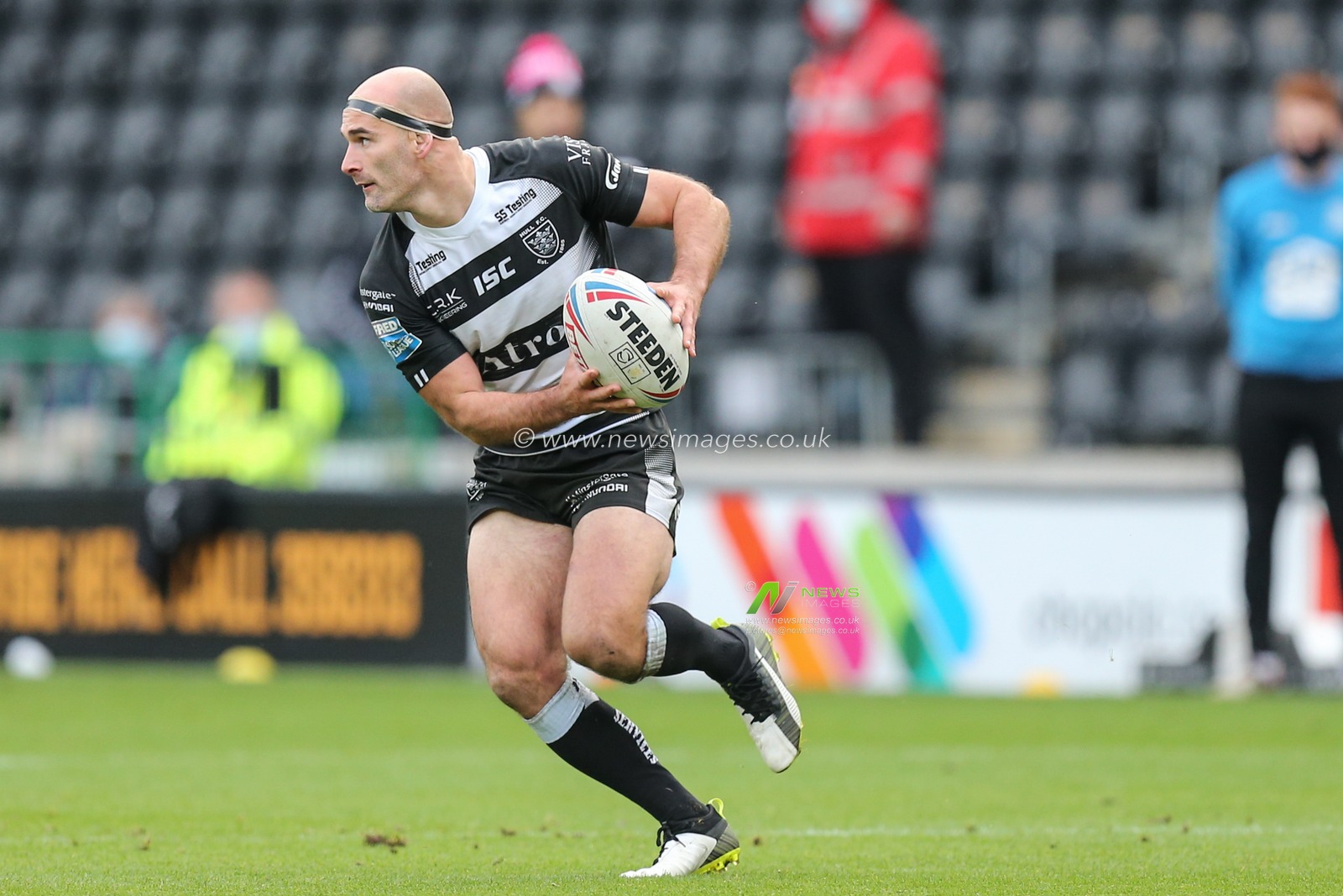 Danny Houghton (9) of Hull FC match image