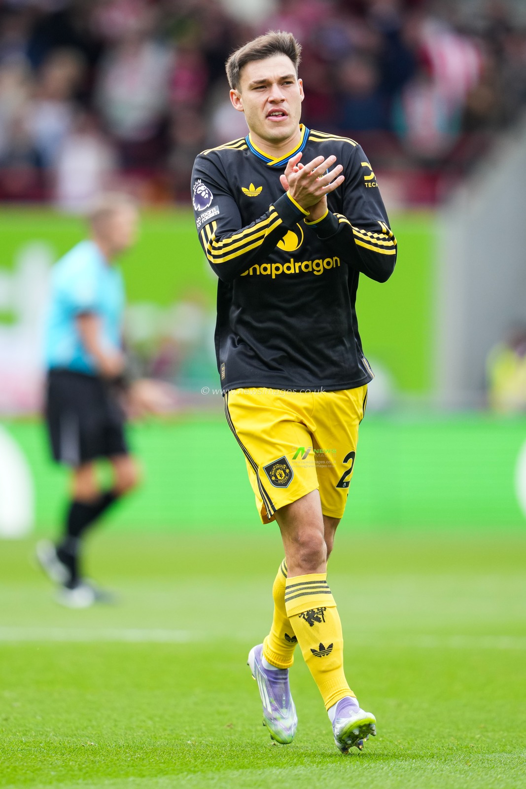 Manuel Ugarte of Manchester United during the Premier League match Brentford vs Manchester United at The Gtech Community Stadium, London, United Kingdom, 27th September 2025

(Photo by Harvey Murphy/News Images)