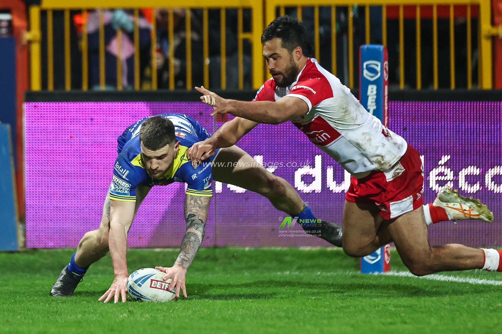 Connor Wrench of Warrington Wolves goes over for a try during the Betfred Super League Round 4 match Hull KR vs Warrington Wolves at Sewell Group Craven Park, Kingston upon Hull, United Kingdom, 7th March 2024

(Photo by Mark Cosgrove/News Images)