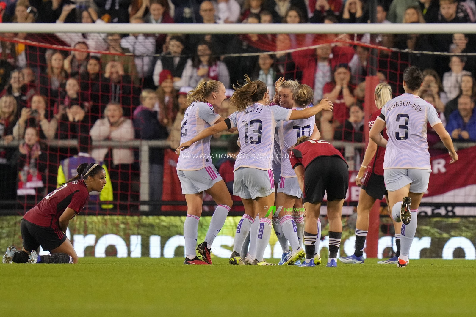 Arsenal Women players celebrate with goal scorer CloÃ© Lacasse #24 of Arsenal Women after she scored in time added on to make the score 2-2 during the The FA Women's Super League match Manchester United Women vs Arsenal Women at Leigh Sports Village, Leigh, United Kingdom, 6th October 2023

(Photo by Steve Flynn/News Images)
