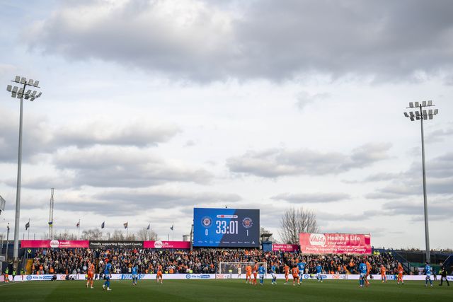 Hayden Coulson of Blackpool makes a break with the ball during the Sky Bet League 1 match Stockport County vs Blackpool at Edgeley Park Stadium, Stockport, United Kingdom, 1st March 2025

(Photo by Craig Thomas/News Images)