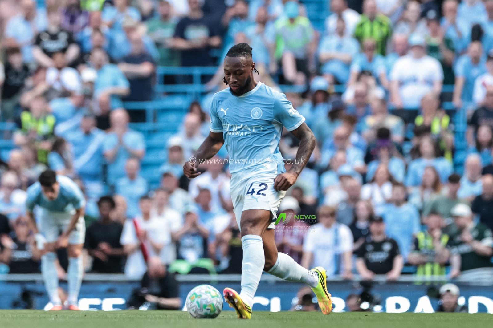 Antonie Semenyo of Manchester City with the ball during the Premier League match Manchester City vs Aston Villa at Etihad Stadium, Manchester, United Kingdom on 24 May 2026

(Photo by Mark Cosgrove/News Images)
