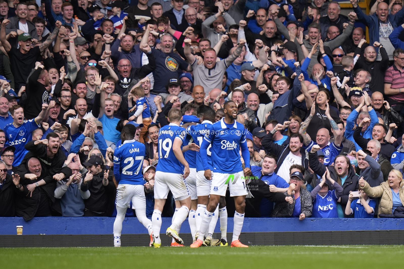 Beto of Everton celebrates his sides second goal in front of the Gwladys Street end during the Premier League match Everton vs Nottingham Forest at Goodison Park, Liverpool, United Kingdom, 21st April 2024

(Photo by Steve Flynn/News Images)