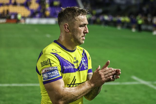 Sam Powell of Warrington Wolves applauds the fans after the game during the Betfred Super League Round 22 match Warrington Wolves vs Catalans Dragons at Halliwell Jones Stadium, Warrington, United Kingdom, 14th August 2025

(Photo by Alfie Cosgrove/News Images)