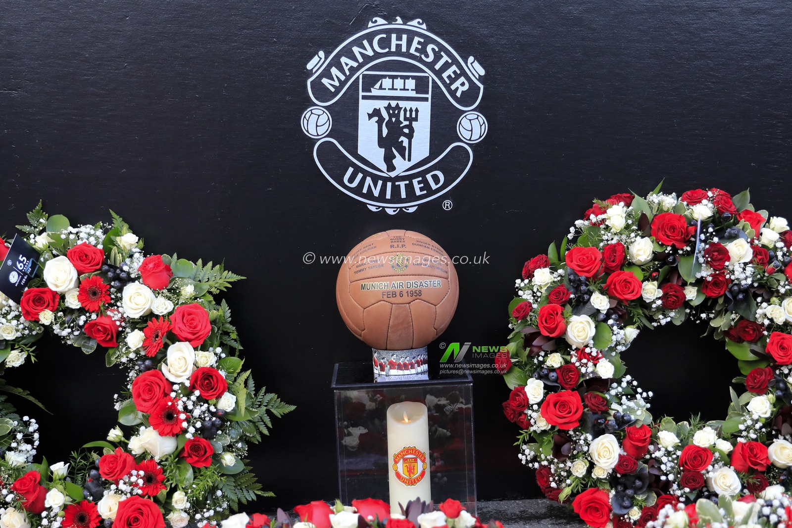 The memorial ball and wreaths as Manchester United mark the 65th anniversary of the Munich Air Disaster at Old Trafford, Manchester, United Kingdom, 6th February 2023

(Photo by Conor Molloy/News Images)
