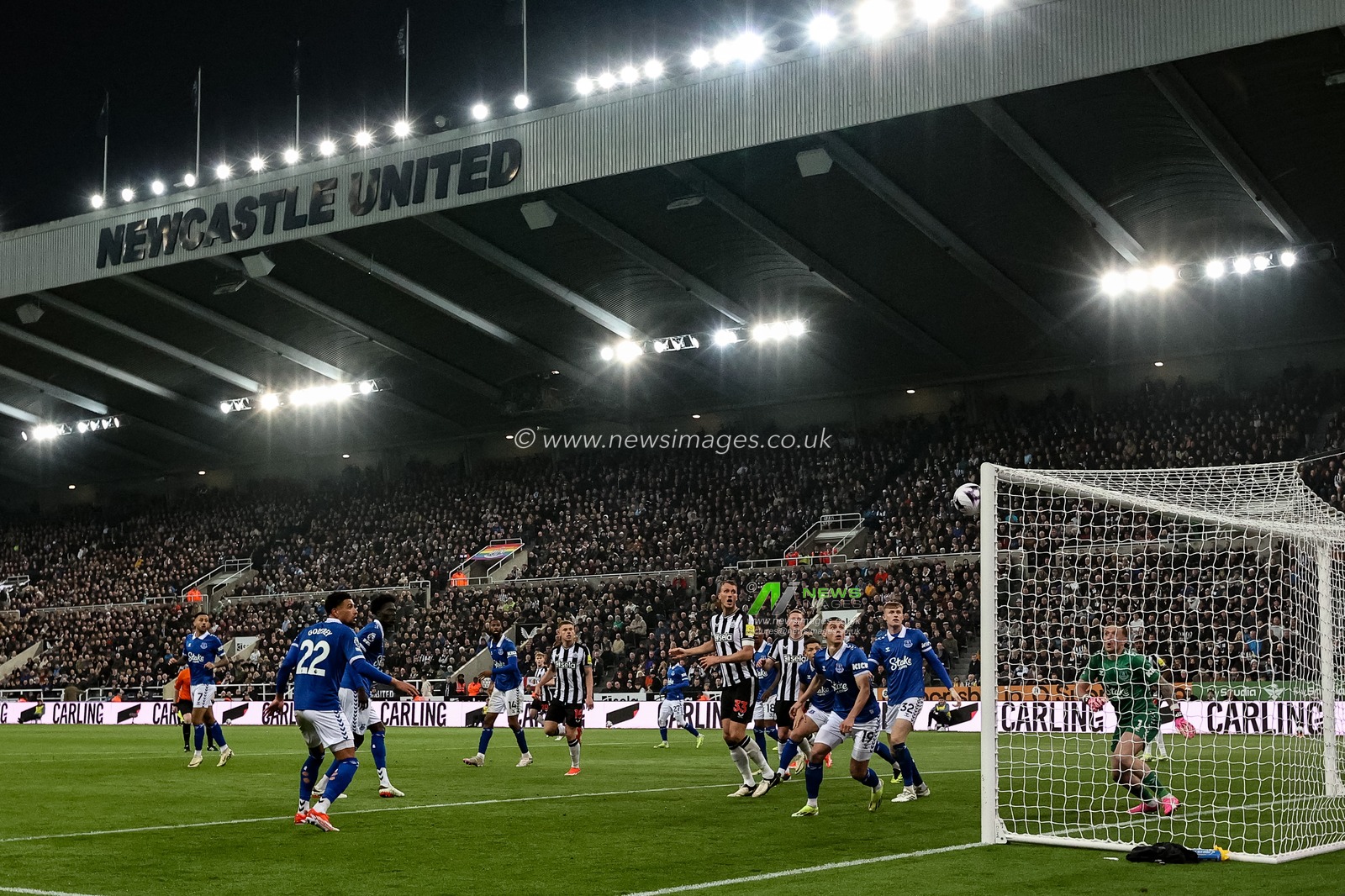 James Tarkowski of Everton hits the upright on his own goal as he tries to clear the ball during the Premier League match Newcastle United vs Everton at St. James's Park, Newcastle, United Kingdom, 2nd April 2024

(Photo by Mark Cosgrove/News Images)