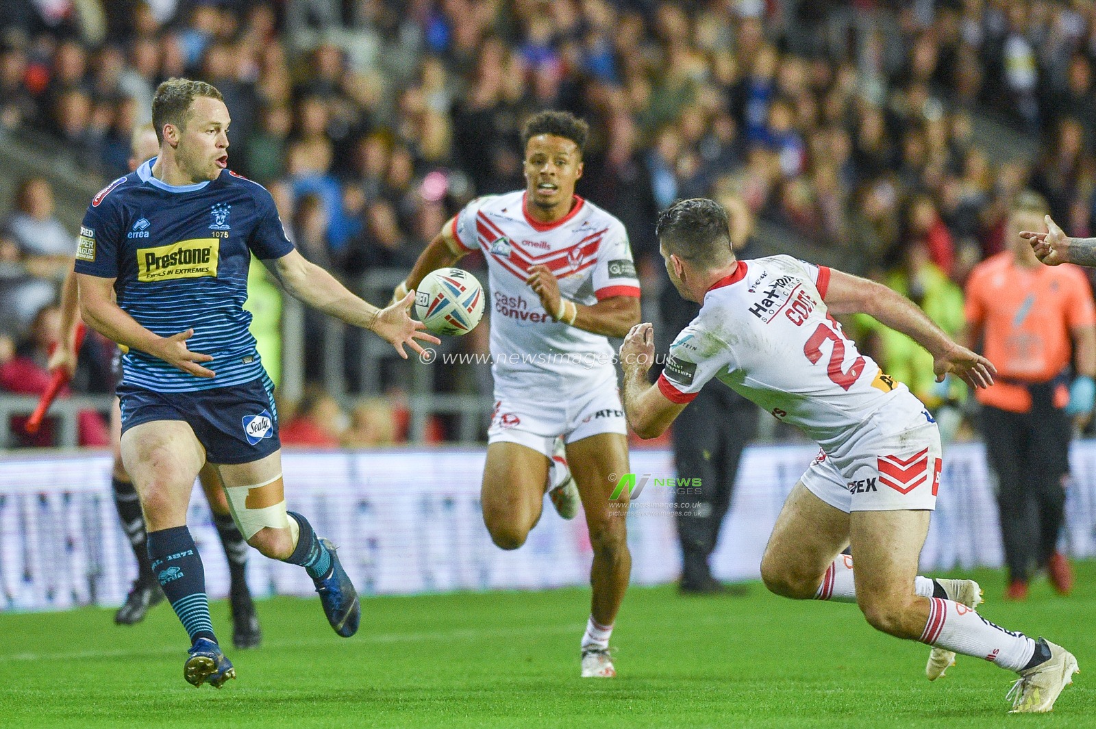 27th September 2019, Tottally Wicked Stadium, St Helens, England; Betfred Super League Semi Final, Saint Helens v Wigan Warriors :Wigan Warriors Liam Marshall races away to score a first half try.

Credit: Dean Williams/News Images