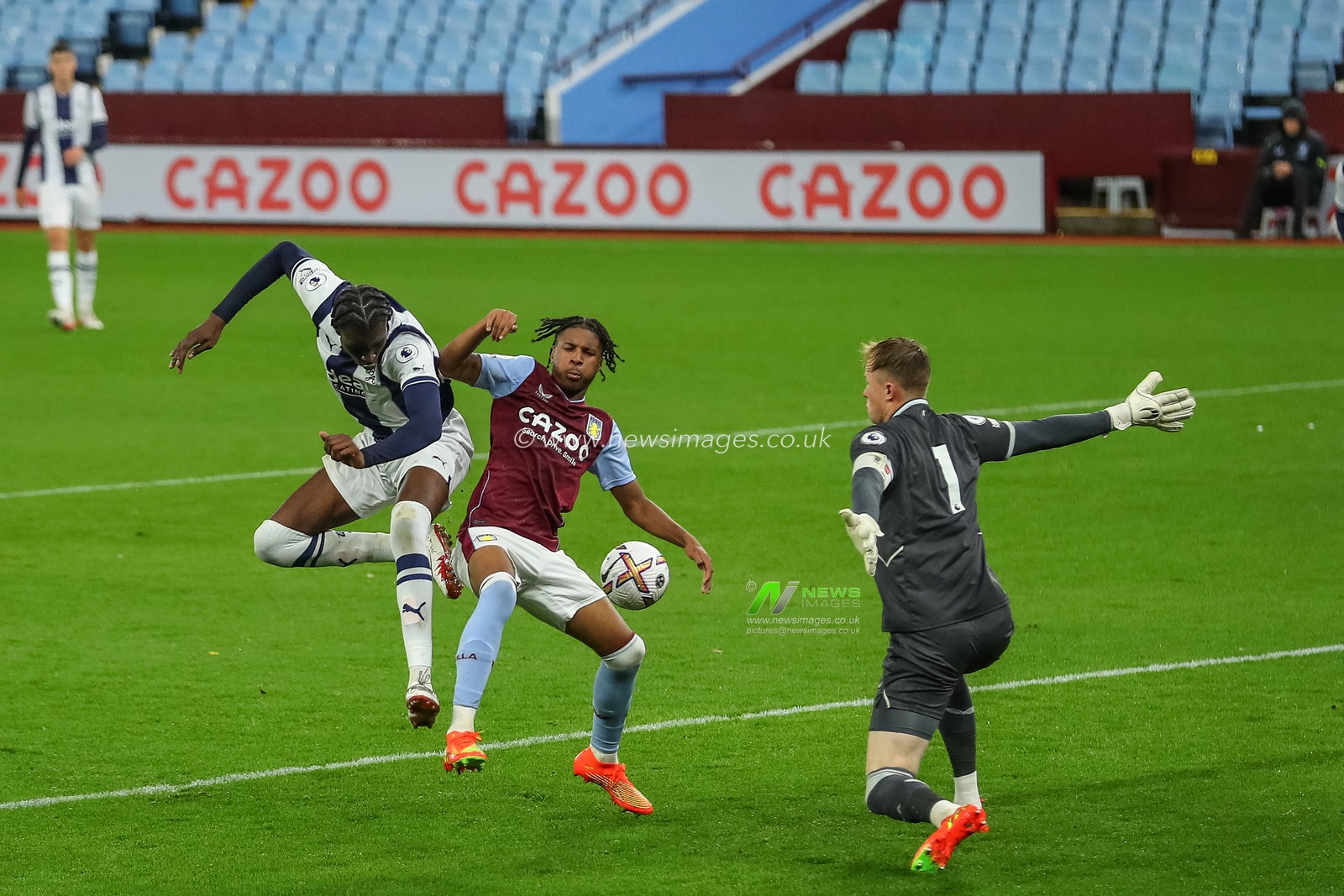 Mo Faal of West Bromwich Albion has a shot at goal during the Premier League 2 U23 match Aston Villa vs West Bromwich Albion at Villa Park, Birmingham, United Kingdom, 30th September 2022

(Photo by Gareth Evans/News Images)