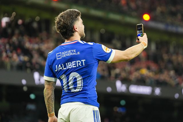 Matthieu Jalibert of France takes a selfie at the final whistle during the Guinness Six Nations match Wales vs France at Principality Stadium, Cardiff, United Kingdom, 15th February 2026

(Photo by Andrew Lewis/News Images)