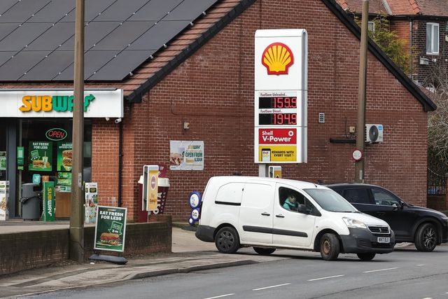 At the Shell garage on Wakefield Road in Barnsley, drivers are facing even steeper fuel prices on Friday 27 March 2026, with unleaded petrol sitting at 159.9 pence per litre and diesel at 194.9 pence per litre. This is significantly higher than the nearby supermarkets, where Asda Barnsley offers unleaded at 143.9p and diesel at 166.9p, while Morrisons charges 142.9p for unleaded and 167.9p for diesel, meaning motorists filling up here are currently paying around 16 to 17 pence more per litre on unleaded and up to 28 pence extra on diesel compared to the supermarket forecourts just a short distance away. at Shell Fuel Station, Wakefield Road, Barnsley, United Kingdom on 27 March 2026

(Photo by Mark Cosgrove/News Images)

