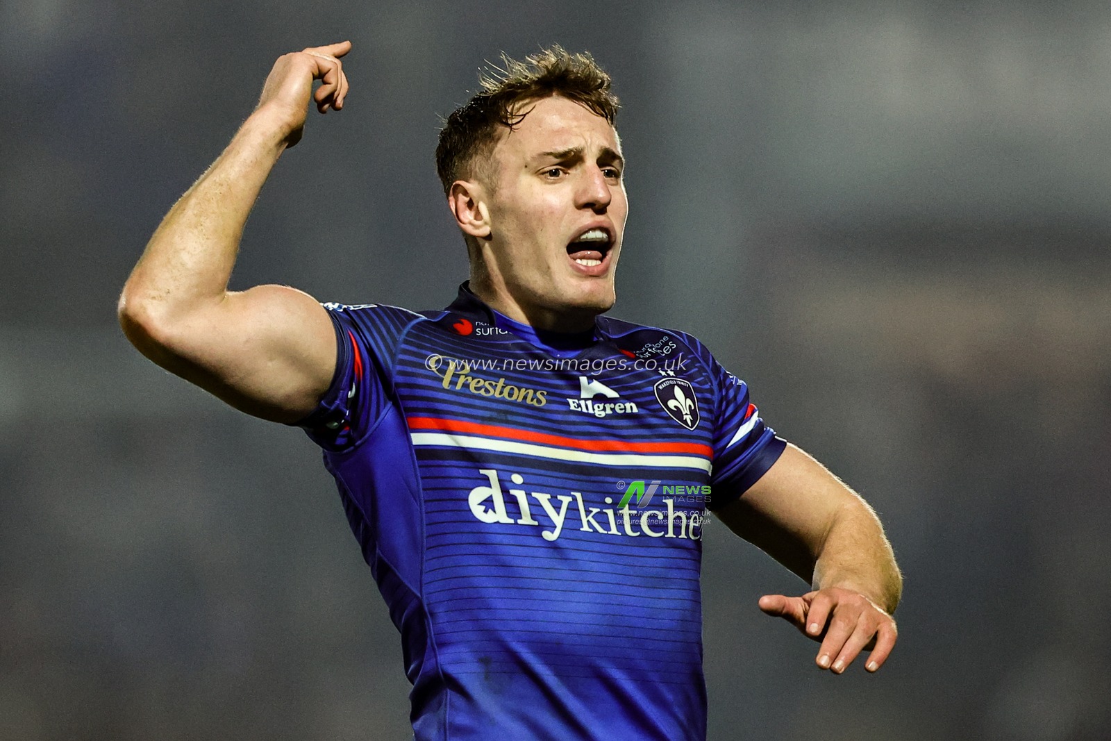 Jake Trueman of Wakefield Trinity gives team mates instructions during the Betfred Super League match Wakefield Trinity vs Hull FC at DIY Kitchens Stadium, Wakefield, United Kingdom on 05 March 2026

(Photo by Alfie Cosgrove/News Images)