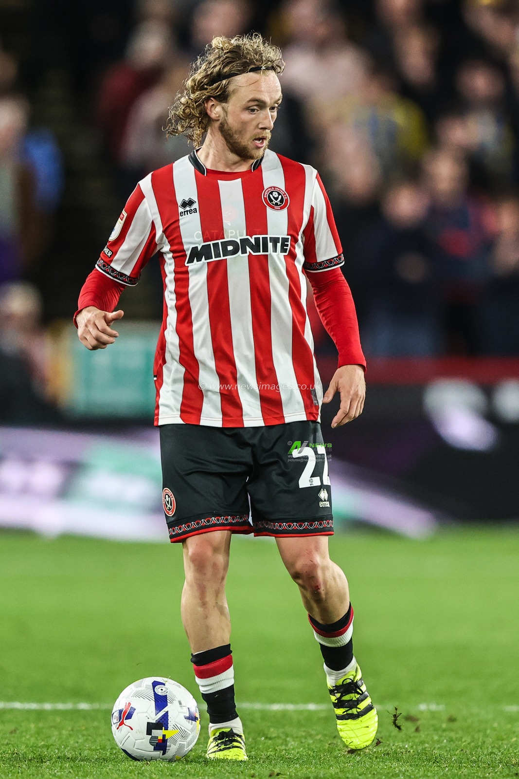 Tom Davies of Sheffield United during the Sky Bet Championship match Sheffield United vs Southampton at Bramall Lane, Sheffield, United Kingdom, 30th September 2025

(Photo by Alfie Cosgrove/News Images)