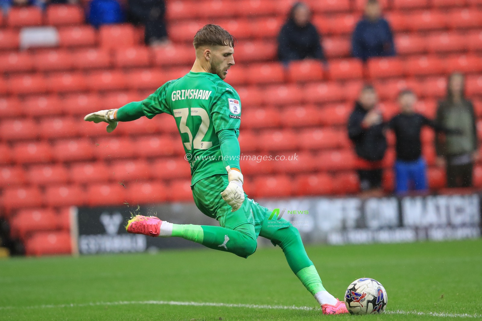 Daniel Grimshaw #32 of Blackpool takes a goal kick during the Sky Bet League 1 match Barnsley vs Blackpool at Oakwell, Barnsley, United Kingdom, 30th September 2023

(Photo by Alfie Cosgrove/News Images)