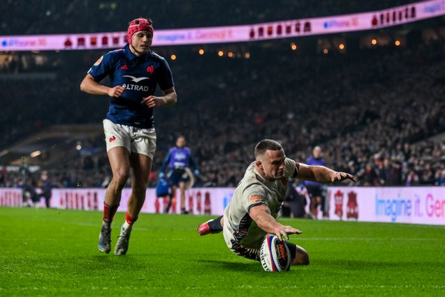 Ben Earl of England touches the ball down ahead of Louis Bielle-Biarrey of France during the 2025 Guinness 6 Nations match England vs France at Allianz Stadium,, Twickenham, United Kingdom, 8th February 2025

(Photo by Craig Thomas/News Images)