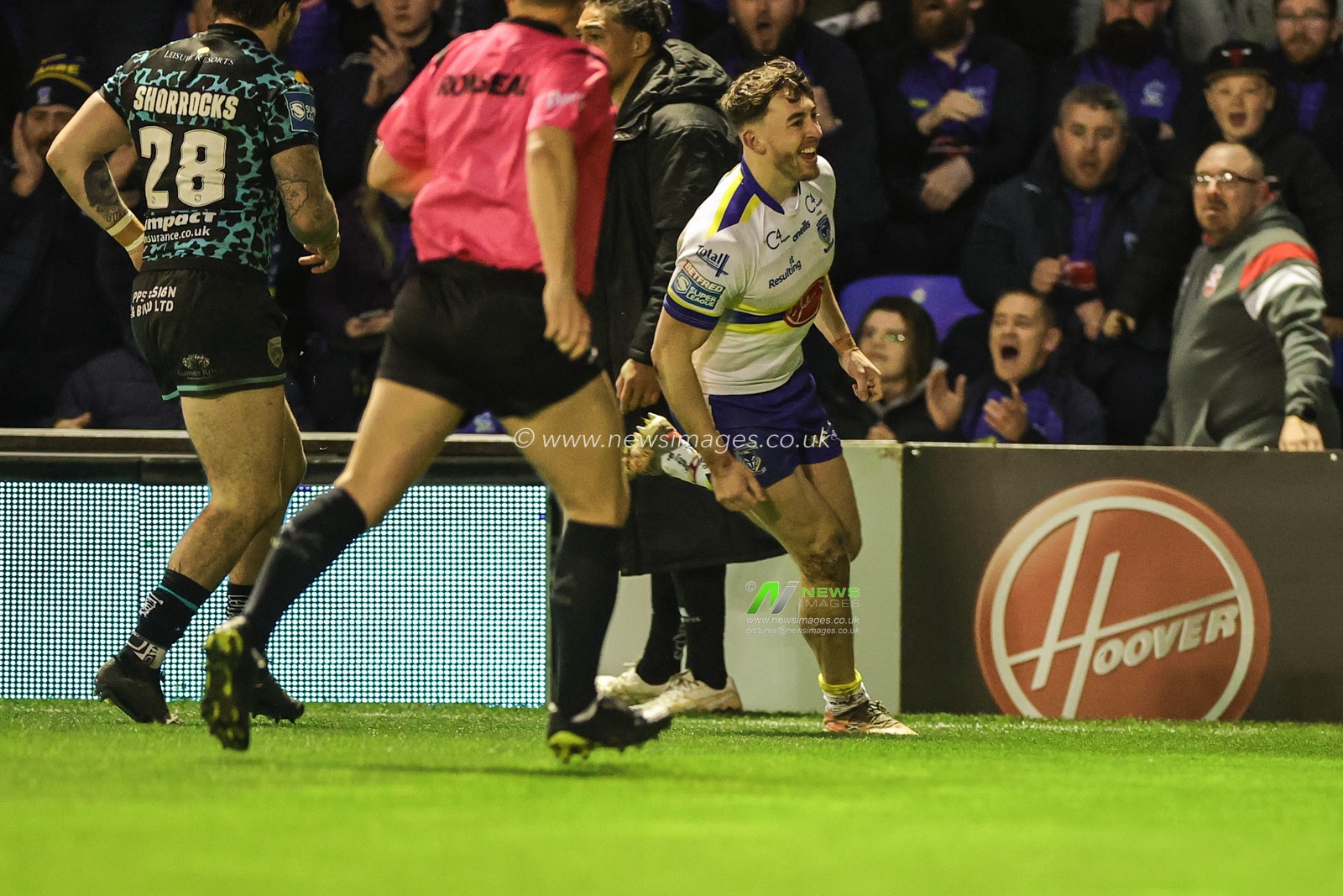 Matty Ashton #5 of Warrington Wolves celebrates their try during the Betfred Super League Round 5 match Warrington Wolves vs Leigh Leopards at Halliwell Jones Stadium, Warrington, United Kingdom, 17th March 2023

(Photo by Mark Cosgrove/News Images)