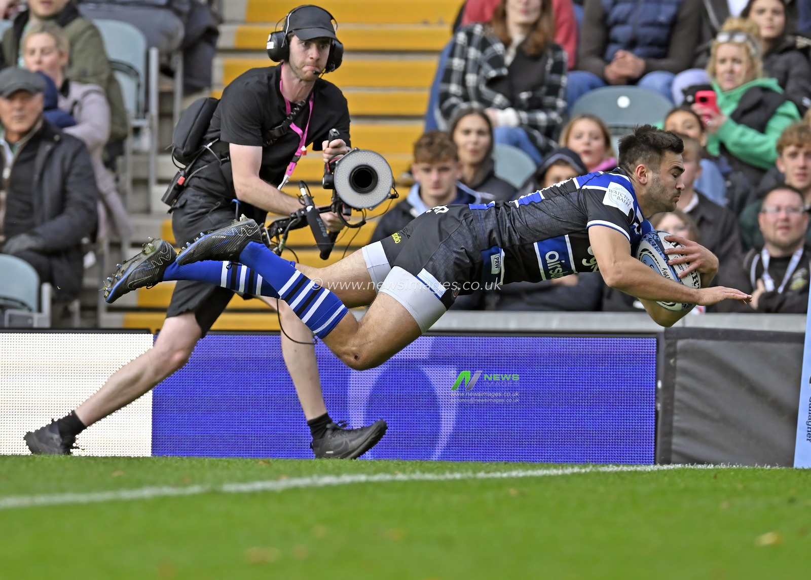 W MUIR of Bath Rugby scoring Baths first Tri during the Gallagher Premiership match Leicester Tigers vs Bath Rugby at Welford Road, Leicester, United Kingdom, 29th September 2024

(Photo by Mark Dunn/News Images)