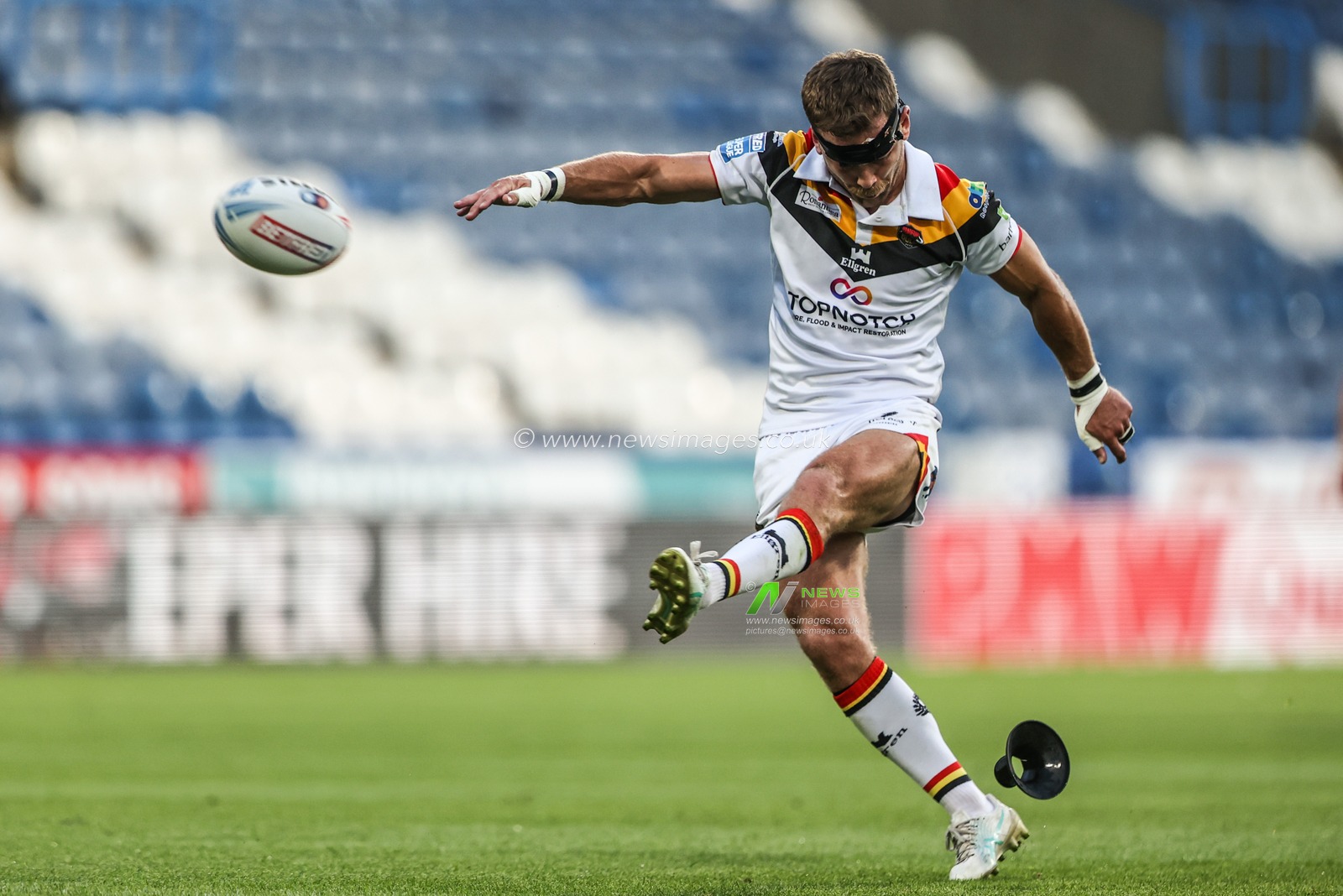 Chris Atkin of Bradford Bulls scores a penalty during the Betfred Super League round 18 match Huddersfield Giants vs Bradford Bulls at Accu Stadium, Huddersfield, United Kingdom on 10 July 2026

(Photo by Alfie Cosgrove/News Images)