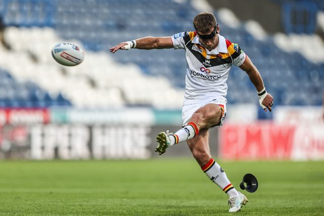 Chris Atkin of Bradford Bulls scores a penalty during the Betfred Super League round 18 match Huddersfield Giants vs Bradford Bulls at Accu Stadium, Huddersfield, United Kingdom on 10 July 2026

(Photo by Alfie Cosgrove/News Images)