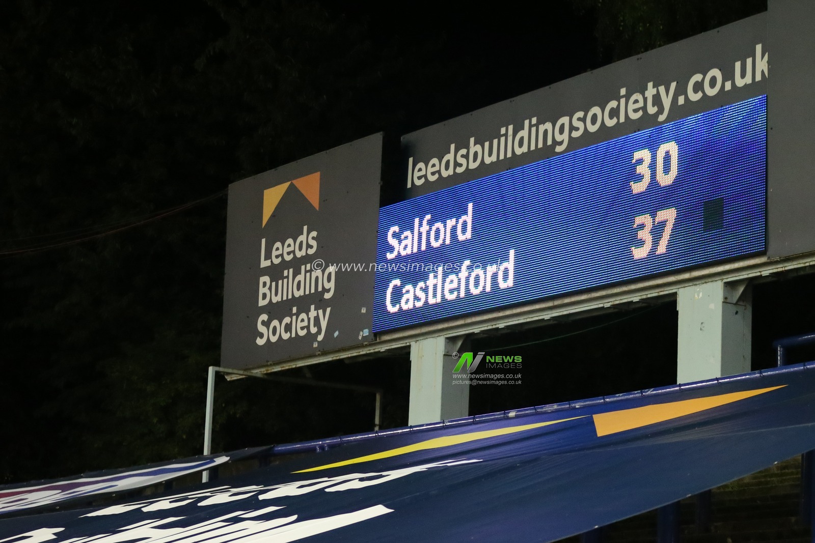 Score board showing the Full-Time score of Salford 30 Castleford 37
