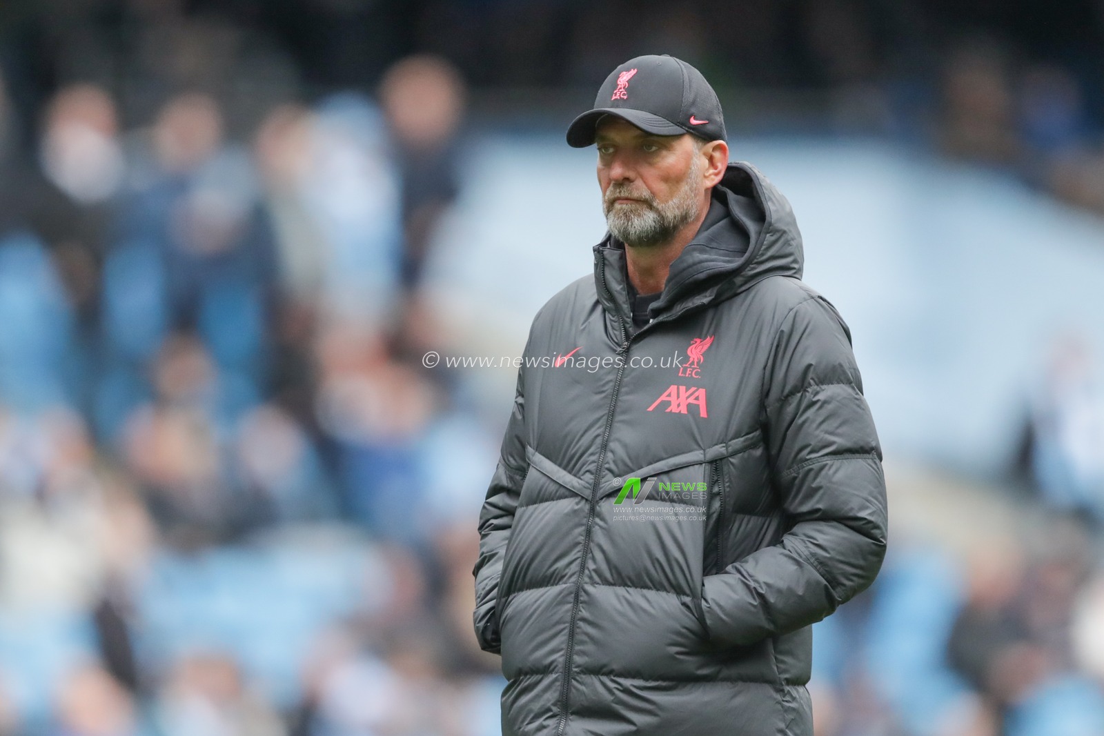 JÃ¼rgen Klopp manager of Liverpool watches his team during the pre-game warm up ahead of the Premier League match Manchester City vs Liverpool at Etihad Stadium, Manchester, United Kingdom, 1st April 2023

(Photo by Gareth Evans/News Images)