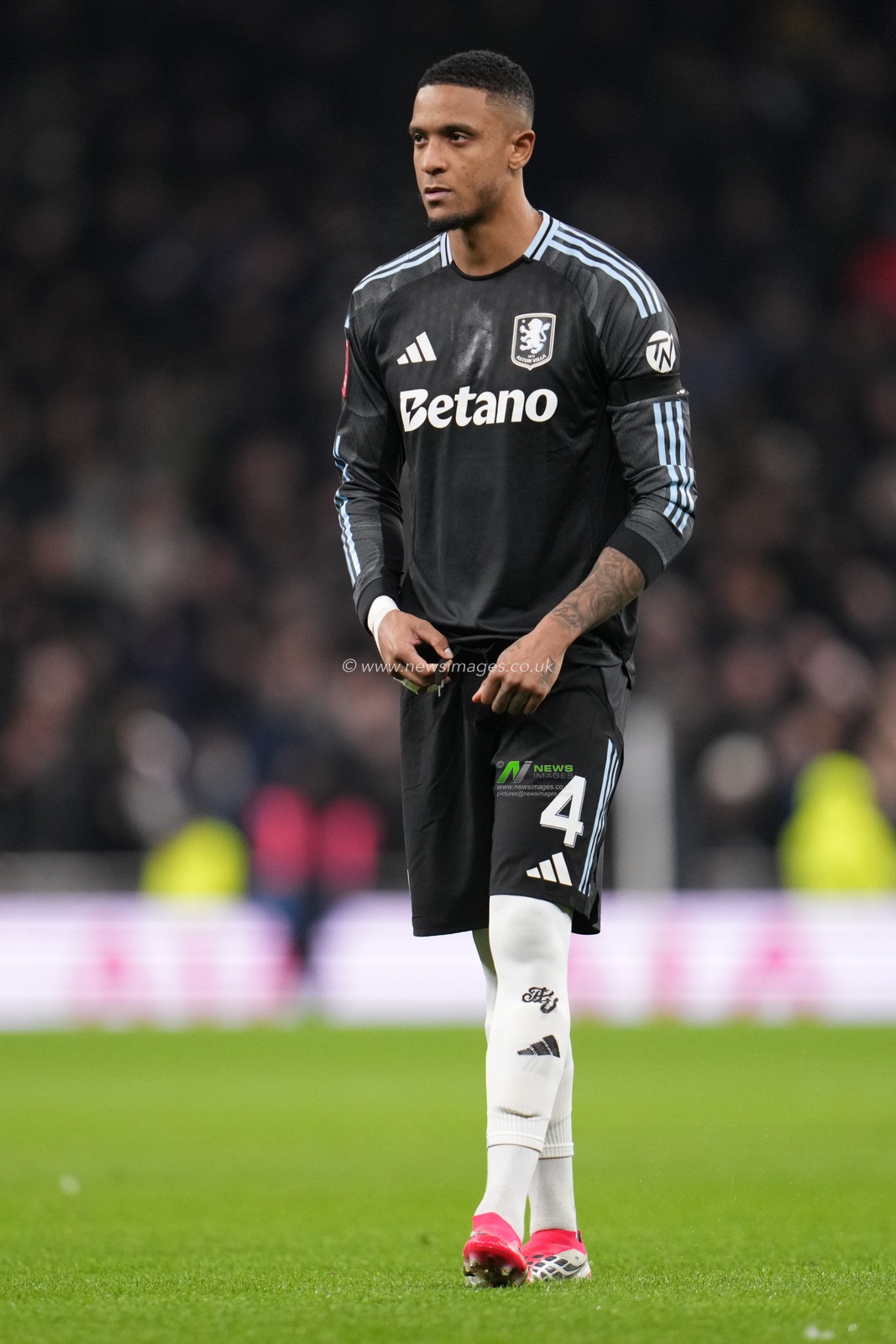 Ezri Konsa of Aston Villa during the Emirates FA Cup Third Round match Tottenham Hotspur vs Aston Villa at Tottenham Hotspur Stadium, London, United Kingdom, 10th January 2026

(Photo by Harvey Murphy/News Images)