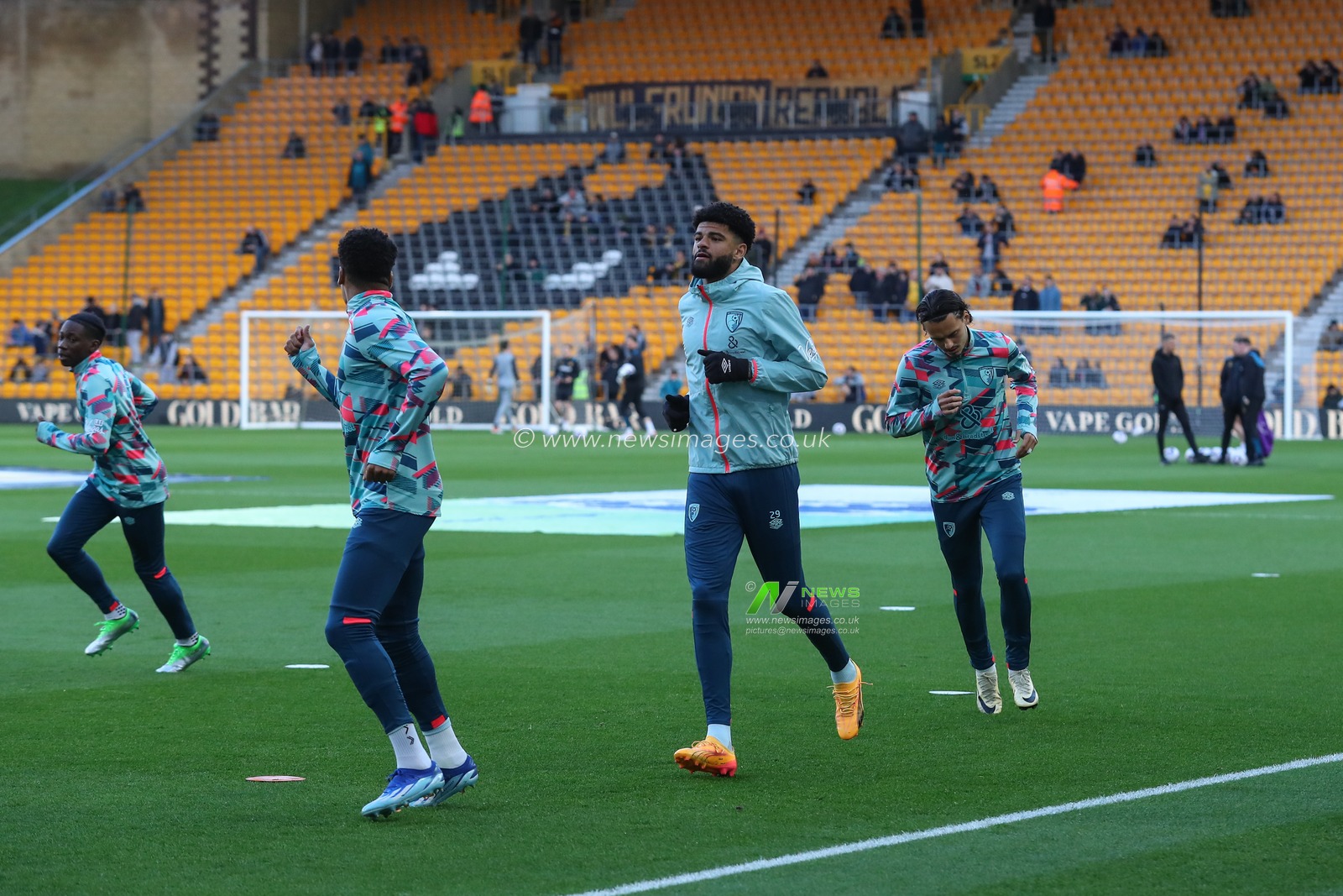 Philip Billing of Bournemouth in the pregame warmup session during the Premier League match Wolverhampton Wanderers vs Bournemouth at Molineux, Wolverhampton, United Kingdom, 24th April 2024

(Photo by Gareth Evans/News Images)