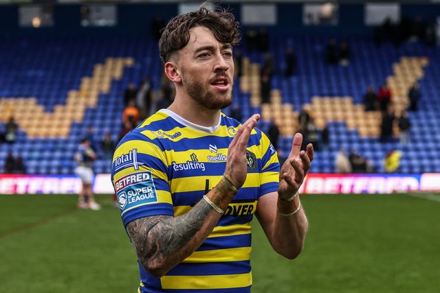 Matty Ashton of Warrington Wolves applauds the fans after the game during the Betfred Super League round 7 match Warrington Wolves vs Leigh Leopards at The Halliwell Jones Stadium, Warrington, United Kingdom on 04 April 2026

(Photo by Alfie Cosgrove/News Images)