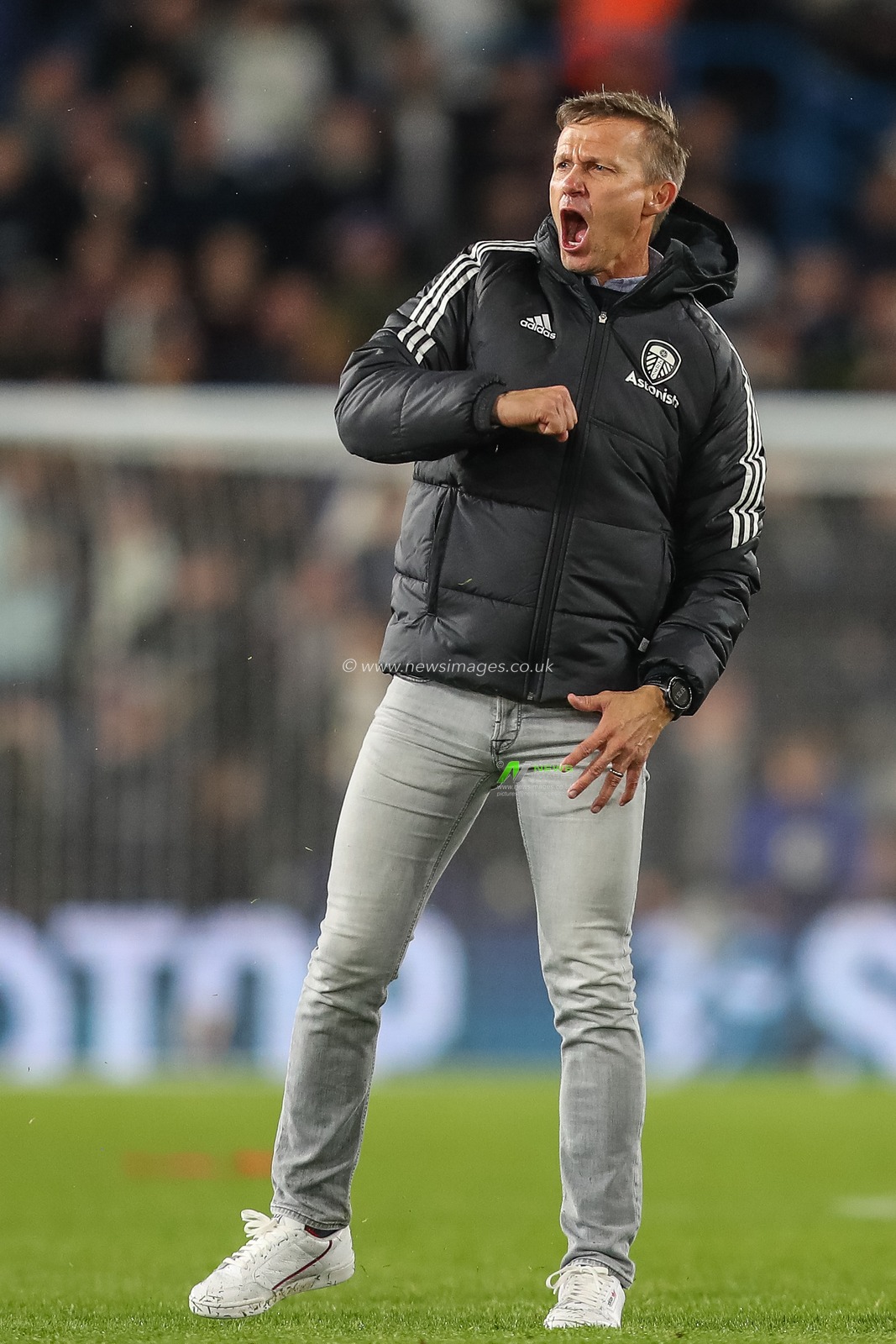 Jesse Marsch manager of Leeds United celebrates his teams win after the Premier League match Leeds United vs Bournemouth at Elland Road, Leeds, United Kingdom, 5th November 2022

(Photo by Gareth Evans/News Images)